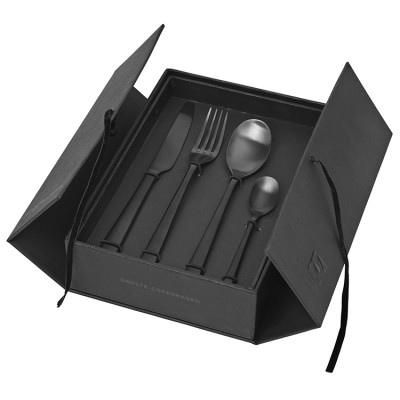 Trendyard Broste Copenhagen Bestekset Hune Mat Zwart trendyard kopen in de aanbieding Trendyard Broste Copenhagen Bestekset Hune Mat Zwart trendyard kopen in de aanbieding