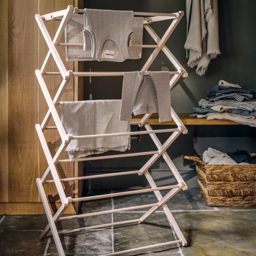 Je was drogen op dit uitvouwbaar droogrek van hout, handig en mooi!